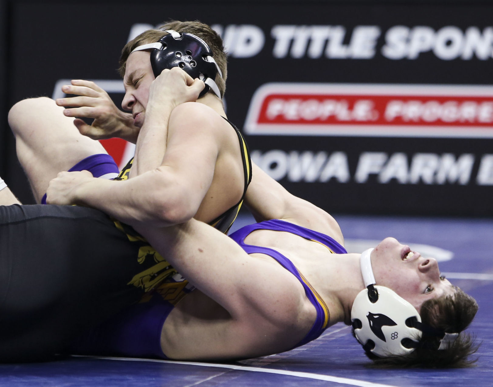 022021-qc-spt-iowa-state-wrestl-001.JPG
